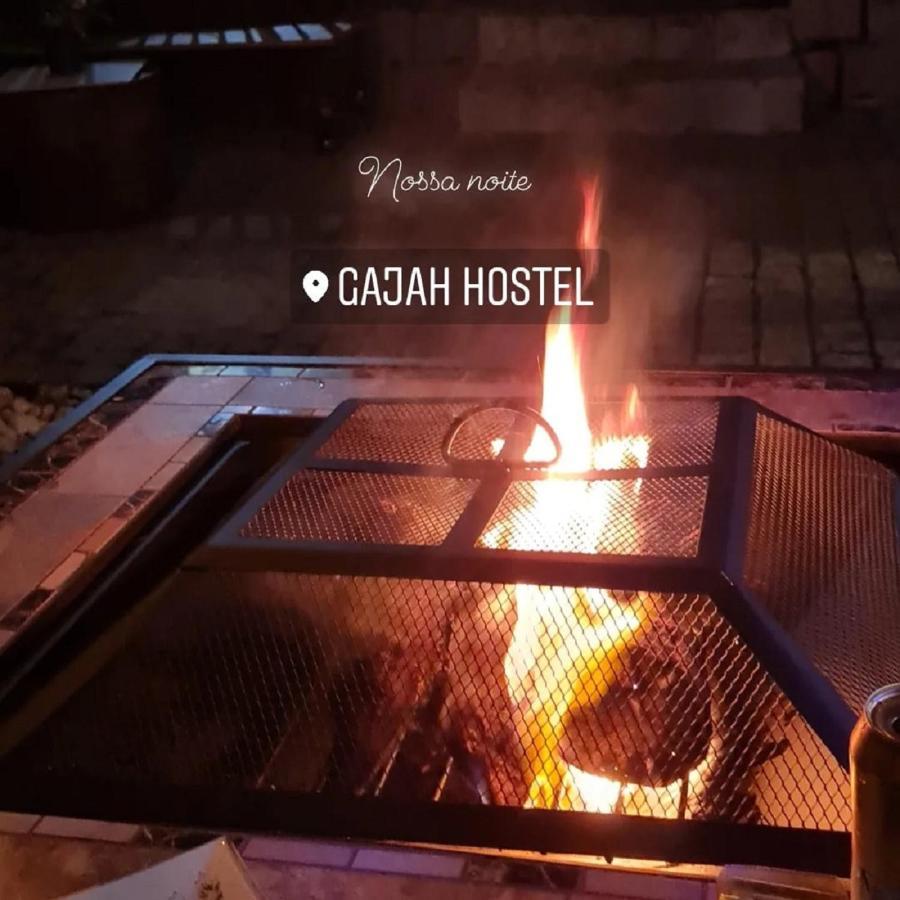 Отель Gajah Жоинвили Экстерьер фото